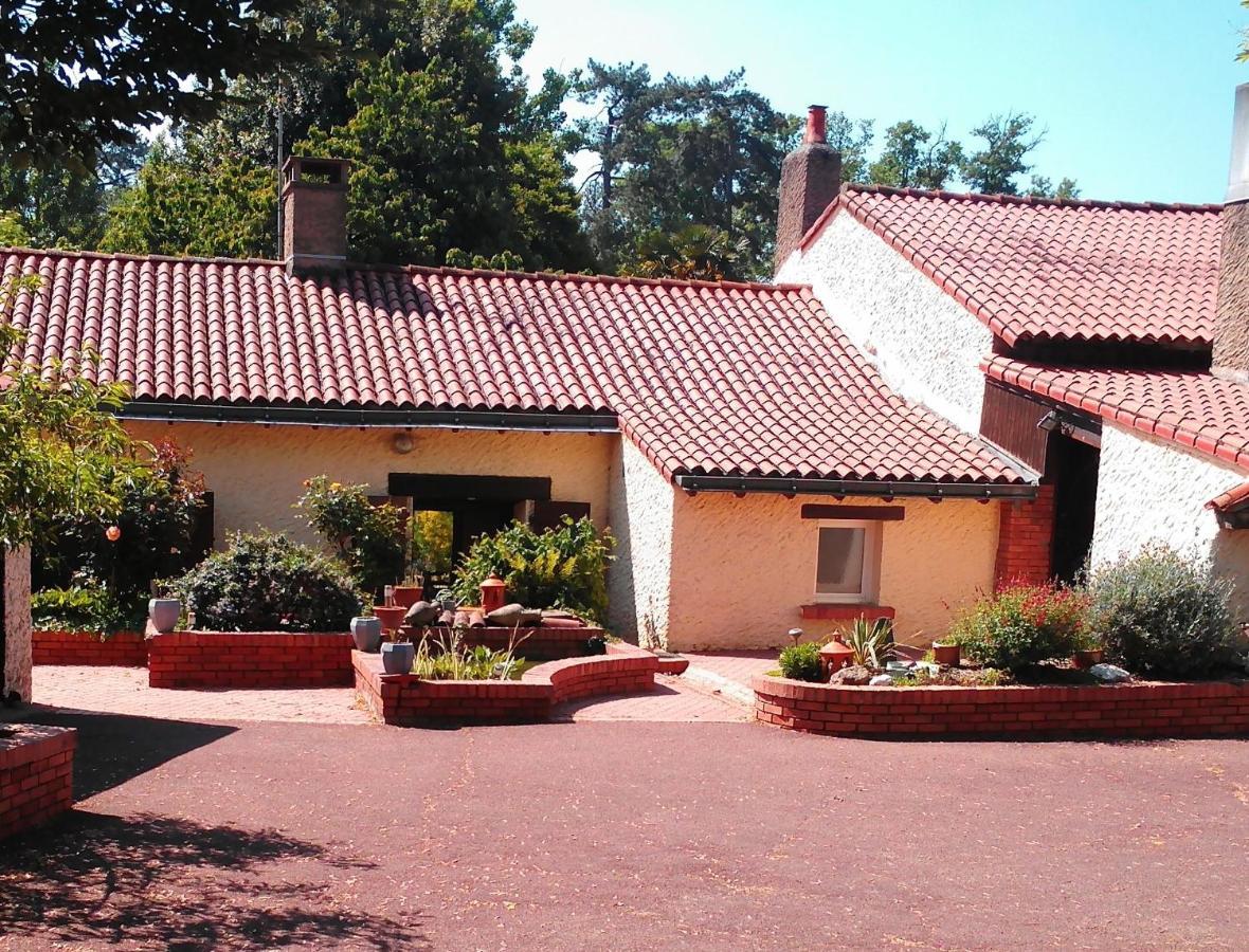 " Village Tonneaux De Tirpoil " Montilliers Ngoại thất bức ảnh